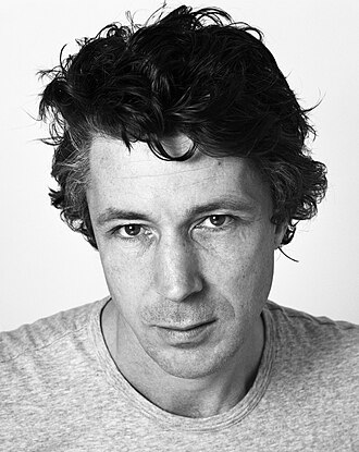 Portrait of Aidan Gillen - Fox personality