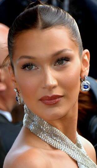 Portrait of Bella Hadid - Swan personality