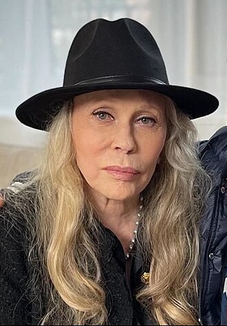 Portrait of Faye Dunaway - Wild Cat personality