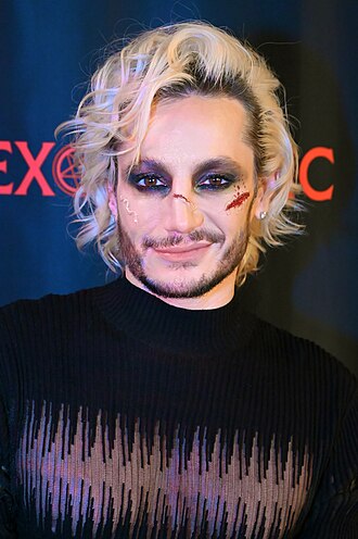 Portrait of Frankie Grande - Peacock personality