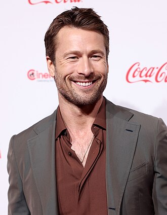 Portrait of Glen Powell - Sable personality
