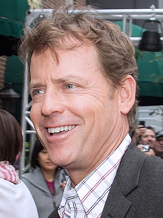 Portrait of Greg Kinnear - Dog personality