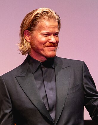 Portrait of Jesse Plemons - Bear personality
