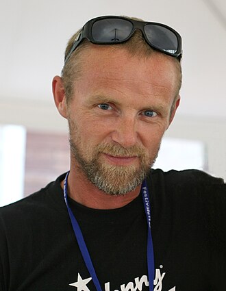 Portrait of Jo Nesbø - Owl personality