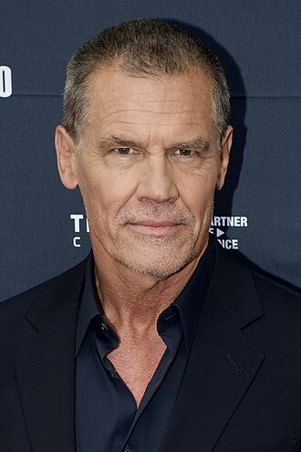 Portrait of Josh Brolin - Bear personality