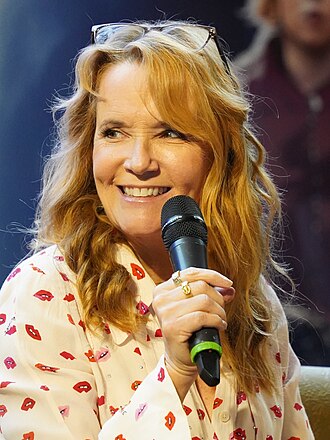 Portrait of Lea Thompson - Cottontail personality