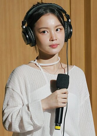 Portrait of Lee Hi - Swan personality