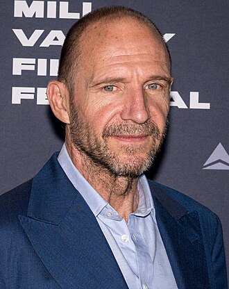Portrait of Ralph Fiennes - Snake personality