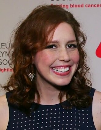 Portrait of Vanessa Bayer - Otter personality